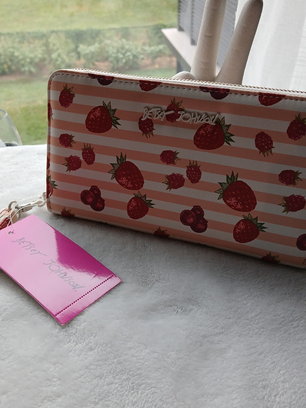 Betsey Johnson Pink Strawberry Stripe Expandable Wallet Wristlet NWT MSRP $58